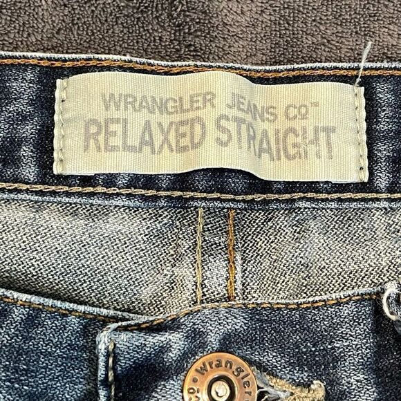 Wrangler Jeans Co. Blue Whisker Faded Cotton Relaxed Straight Jeans Size 32 X 32 - Picture 8 of 11
